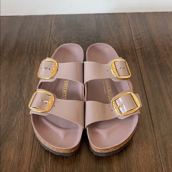 BIRKENSTOCK BIG BUCKLE Hammered Arizona Sandals! - Picture 5 of 8